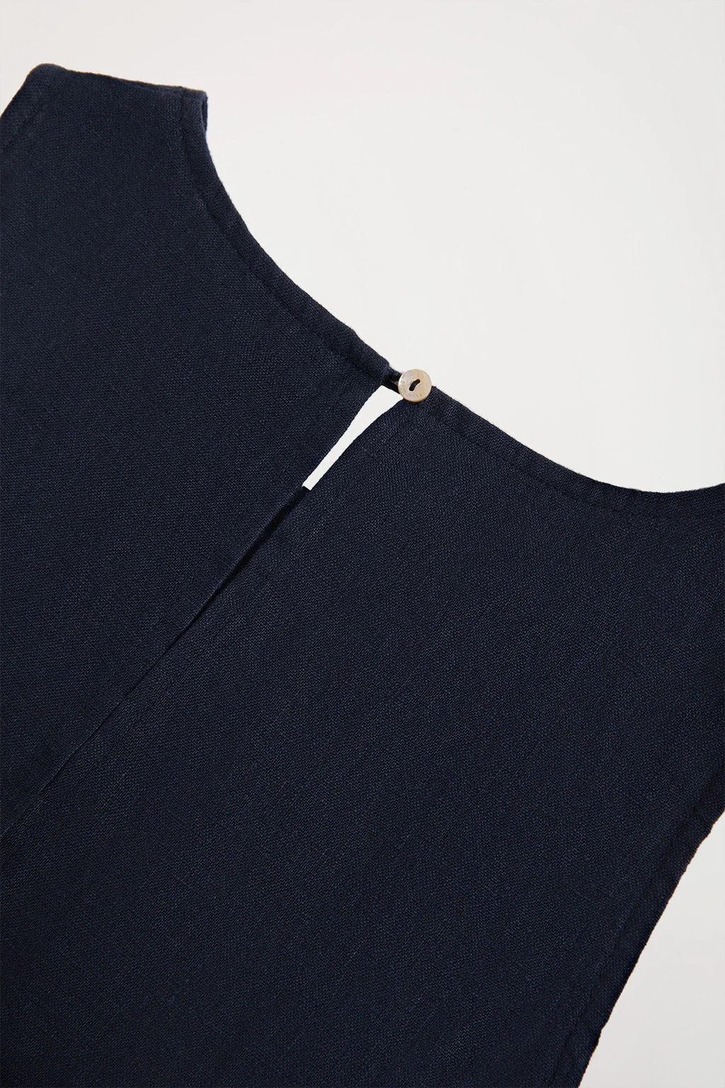 Navy-blue sleeveless linen dress with Rigby Go logo - Image 9