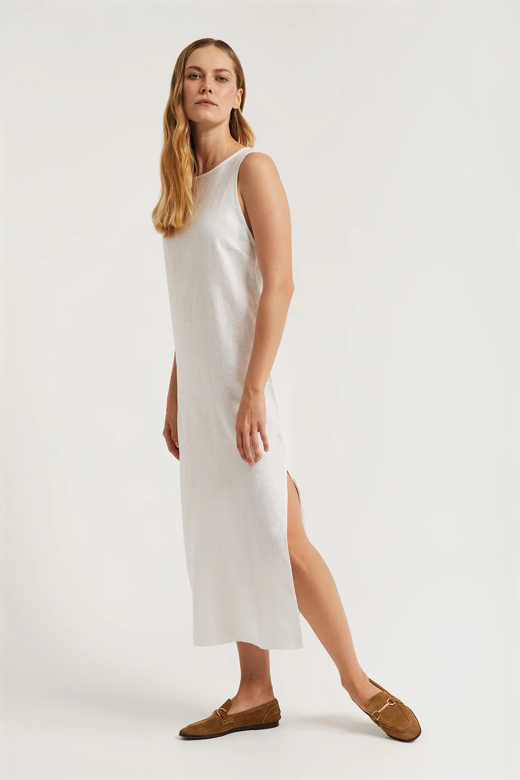 White sleeveless linen dress with Rigby Go logo - Image 4
