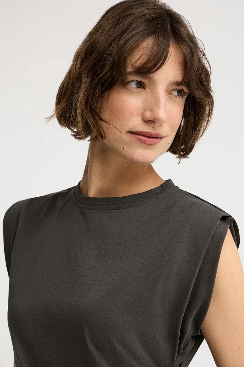 Stone-grey sleeveless round-neck dress with Polo Club logo - Image 3