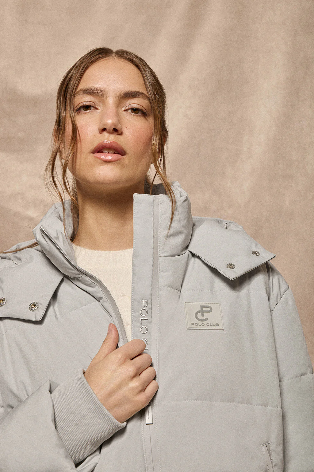 Grey short jacket Artic with fixed hood and Polo Club details - Image 5
