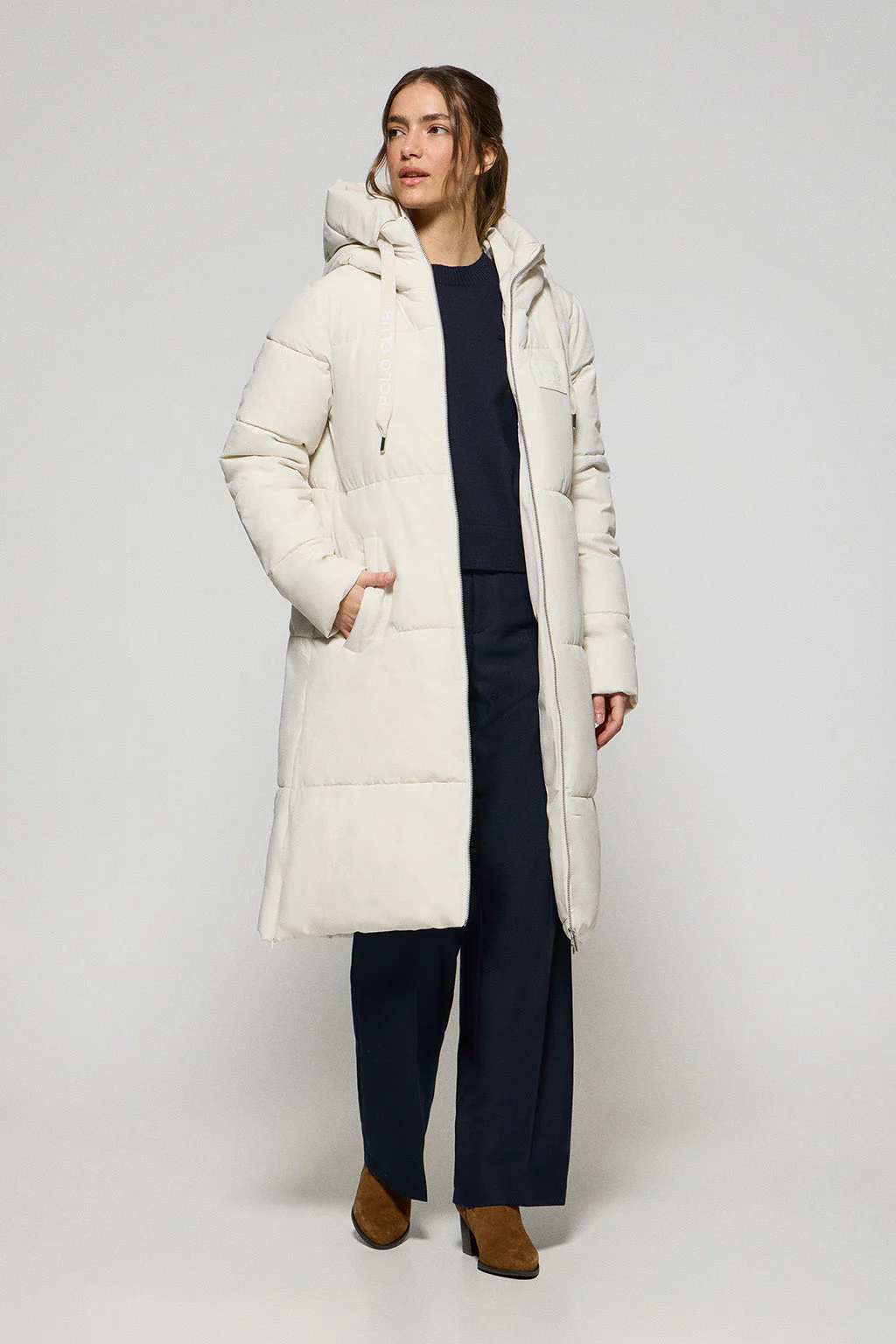 Beige short coat Buenos Aires with fixed hood and Polo Club details - Image 3