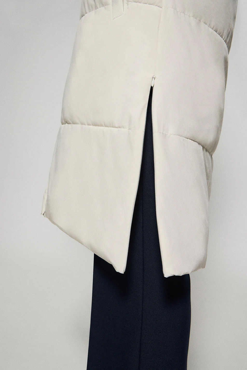 Beige short coat Buenos Aires with fixed hood and Polo Club details - Image 4