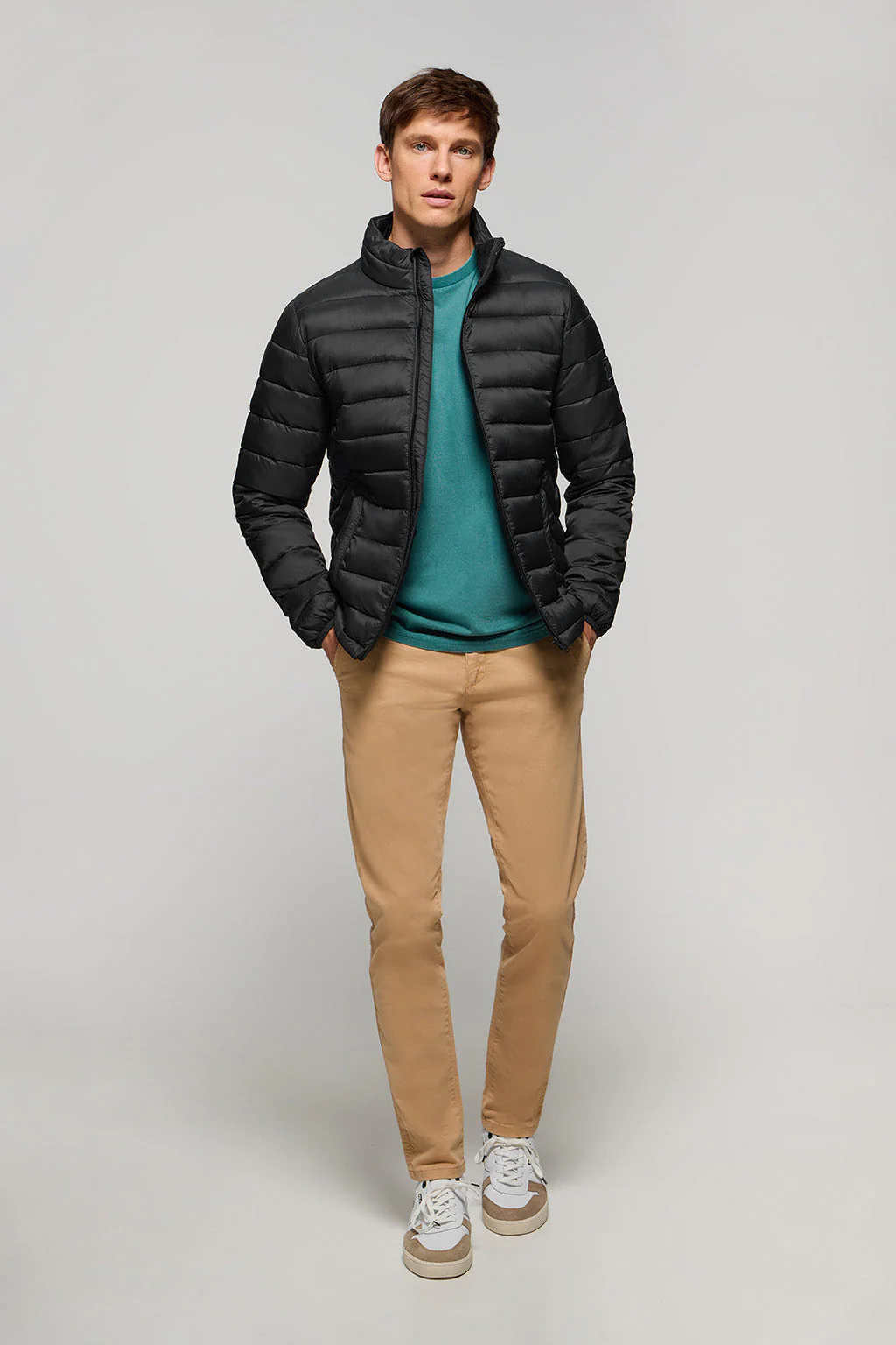 Black ultralight Cabo jacket with logo - Image 3