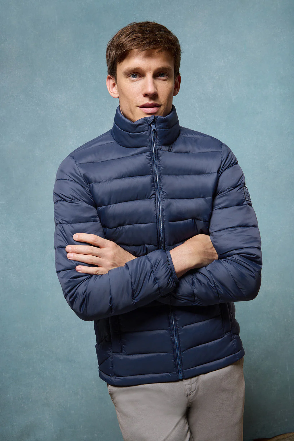 Navy-blue ultralight Cabo jacket with logo