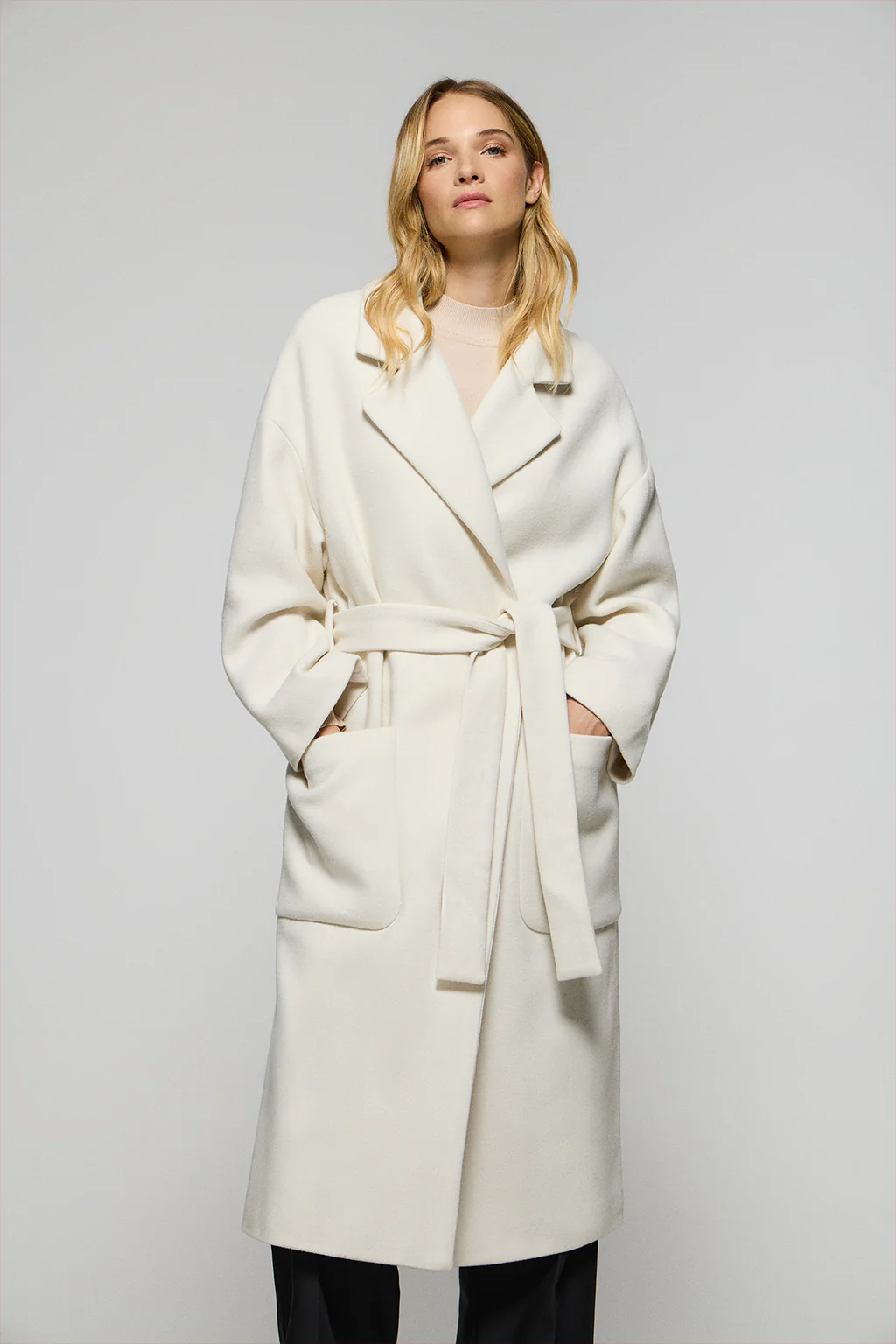 Beige long coat Carrie with Polo Club details