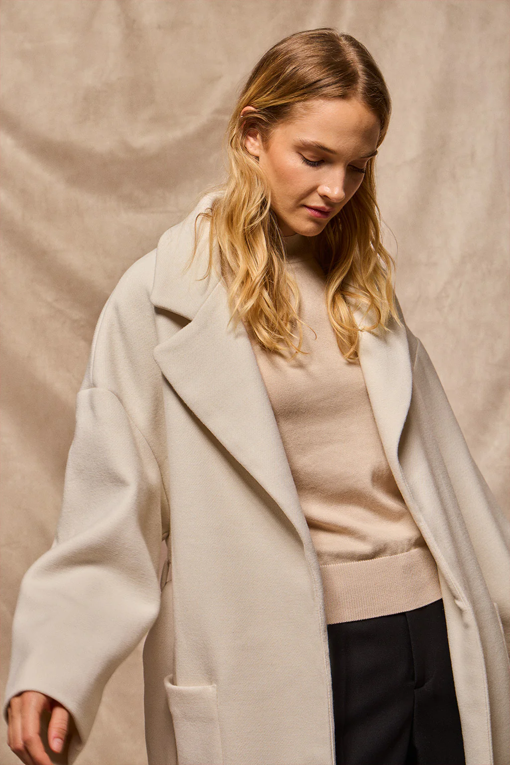 Beige long coat Carrie with Polo Club details - Image 16