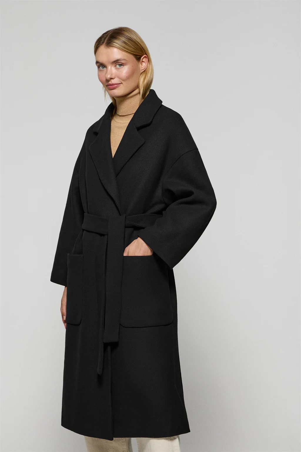 Black long coat Carrie with Polo Club details