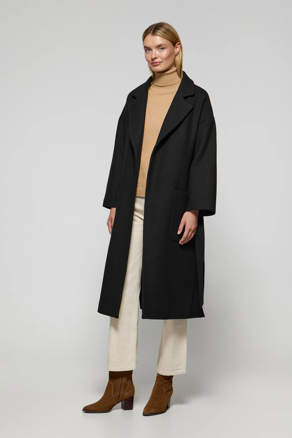 Black long coat Carrie with Polo Club details - Image 4