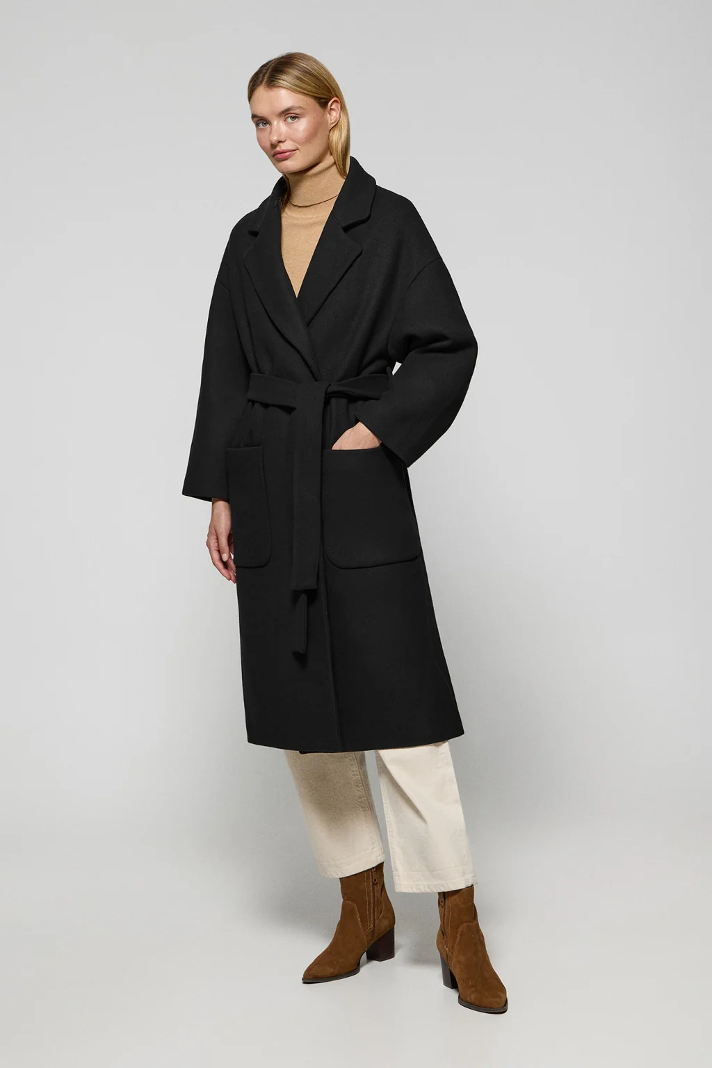 Black long coat Carrie with Polo Club details - Image 6