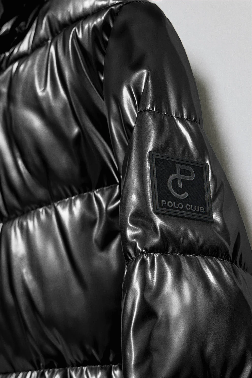 Black metal-effect coat Catele with fixed hood and Polo Club details - Image 8