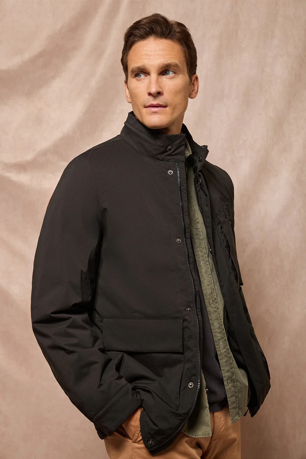 Black lightweight Parka Chelsea with branded patch - Image 5