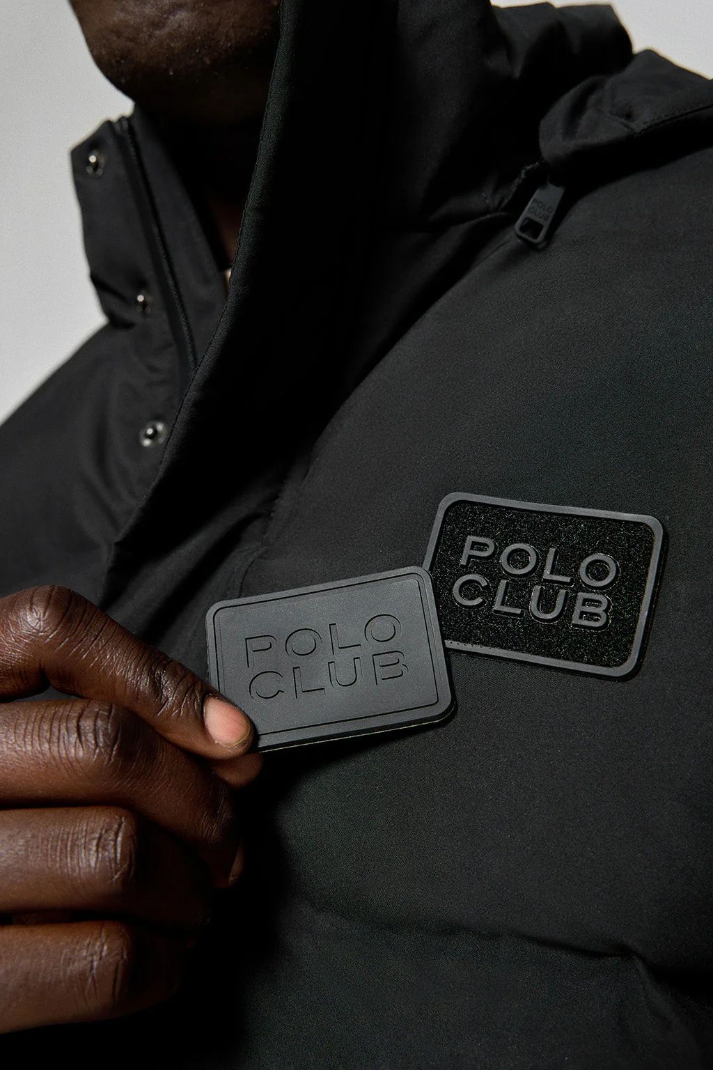 Black coat Courchevel with detachable hood and Polo Club details - Image 4