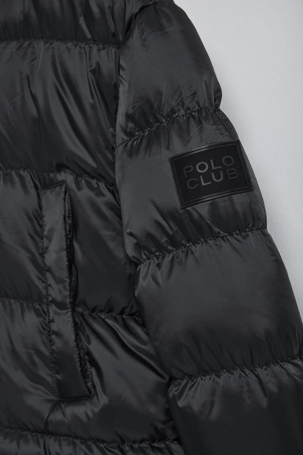Black coat Greenwich with pockets, fixed hood and Polo Club details - Image 7