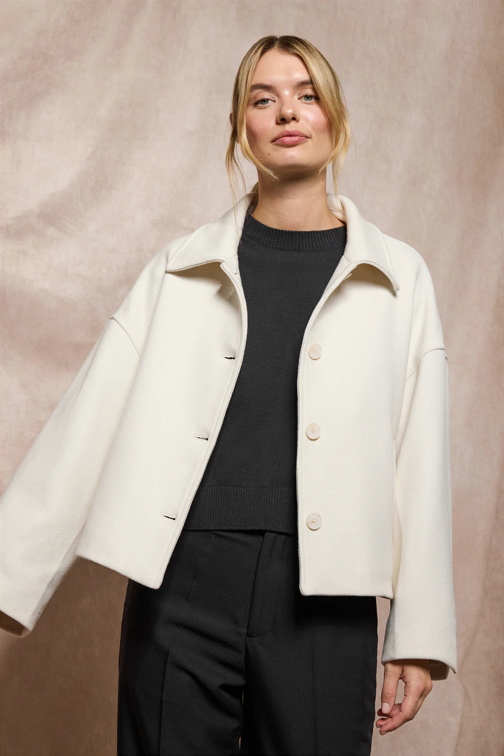 Beige buttoned short coat Lita with Polo Club details - Image 18