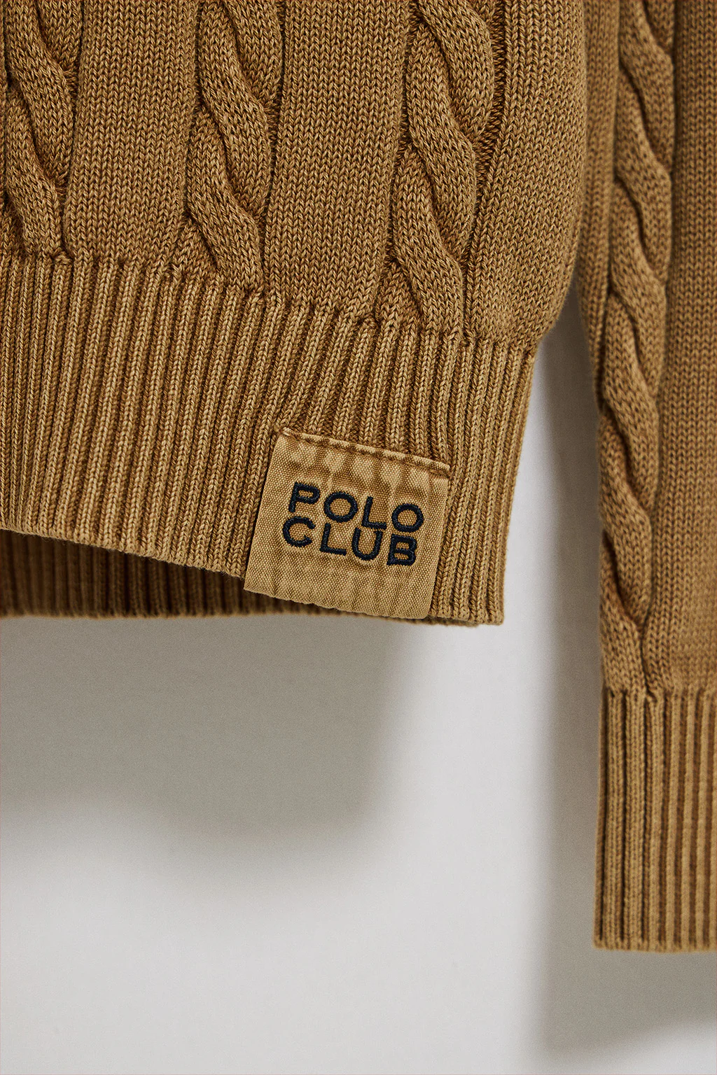 Camel garment-dye cable-knit jumper with embroidered logo - Image 6
