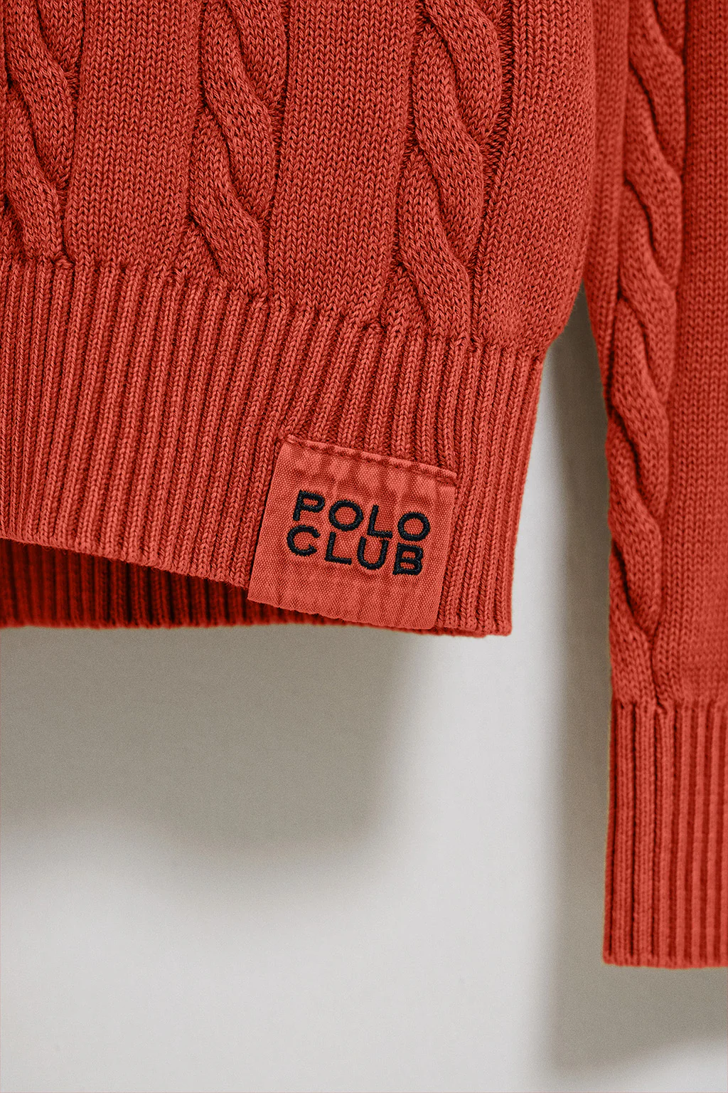 Reddish garment-dye cable-knit jumper with embroidered logo - Image 6