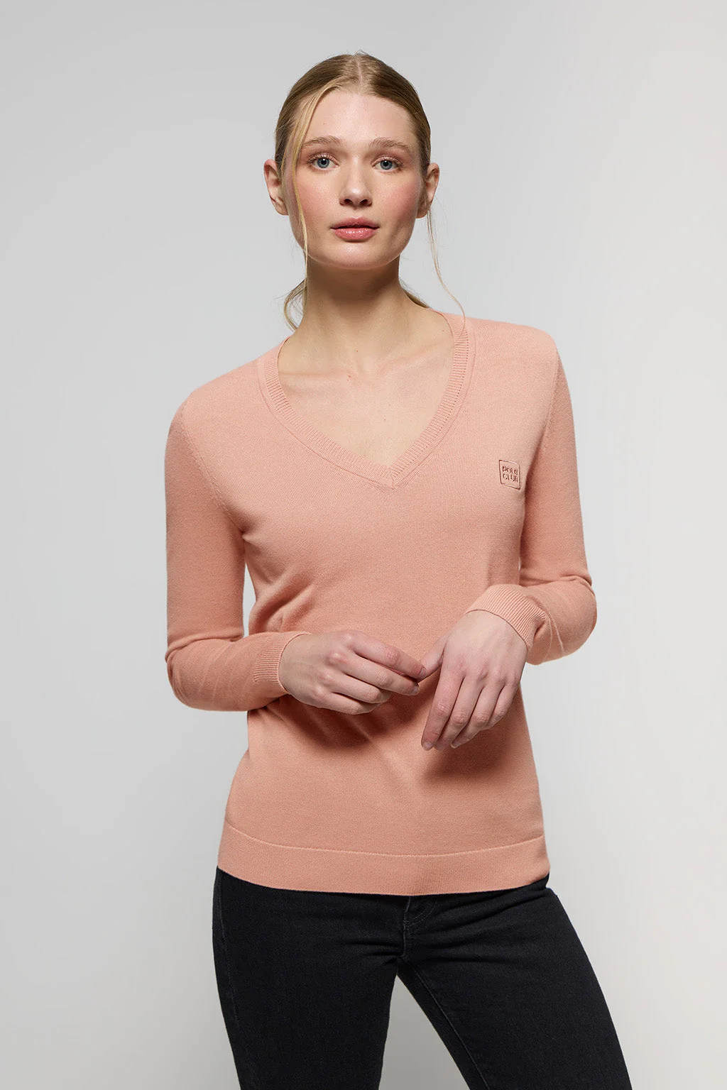 Pale-pink V-neck basic jumper with embroidered logo in matching colour - Image 3