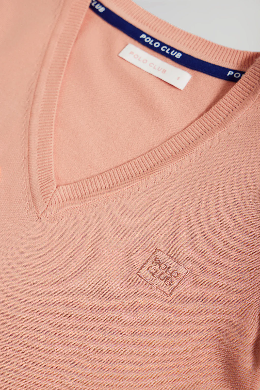 Pale-pink V-neck basic jumper with embroidered logo in matching colour - Image 7