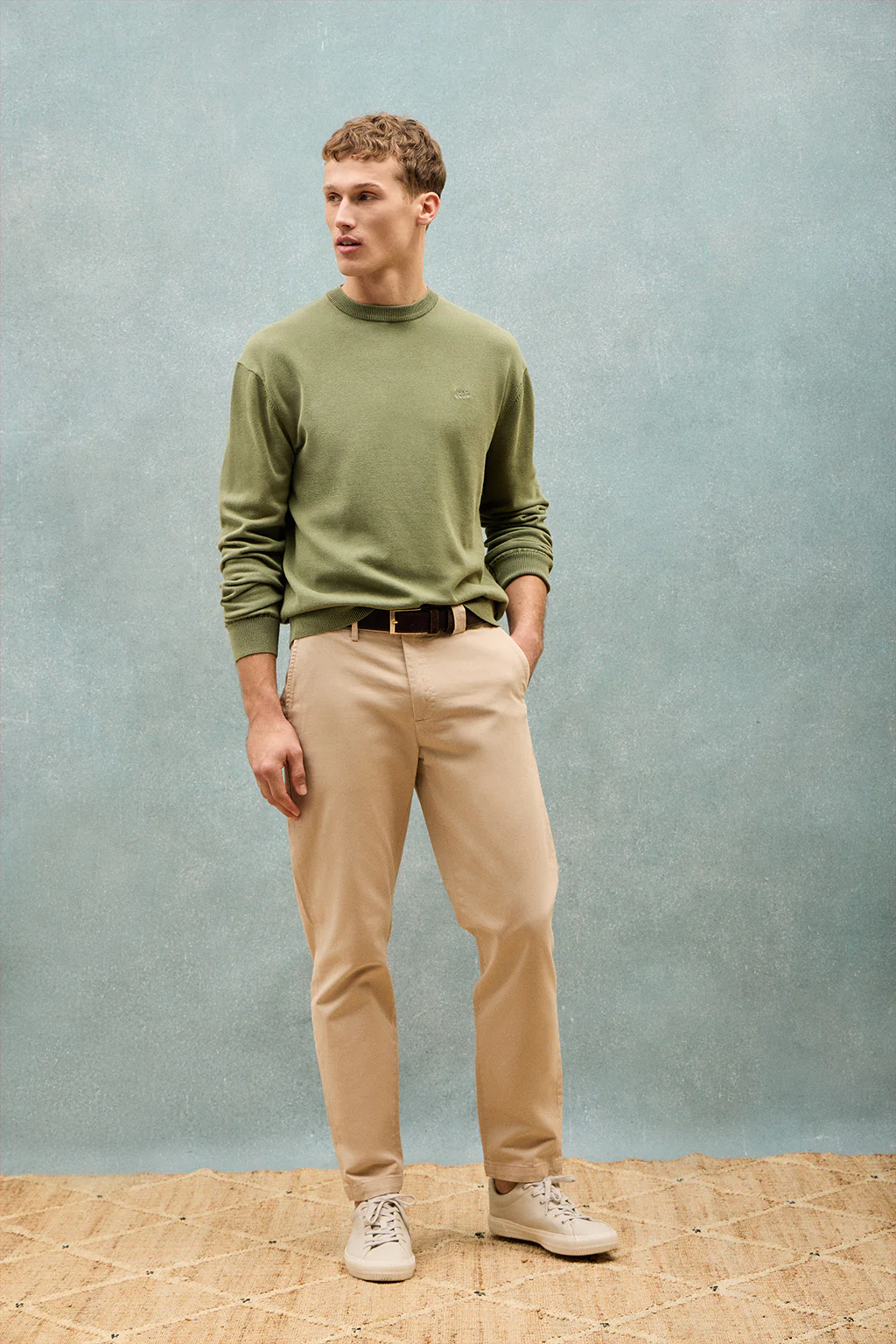 Light-green garment-dye jumper with round neck and embroidered logo - Image 10