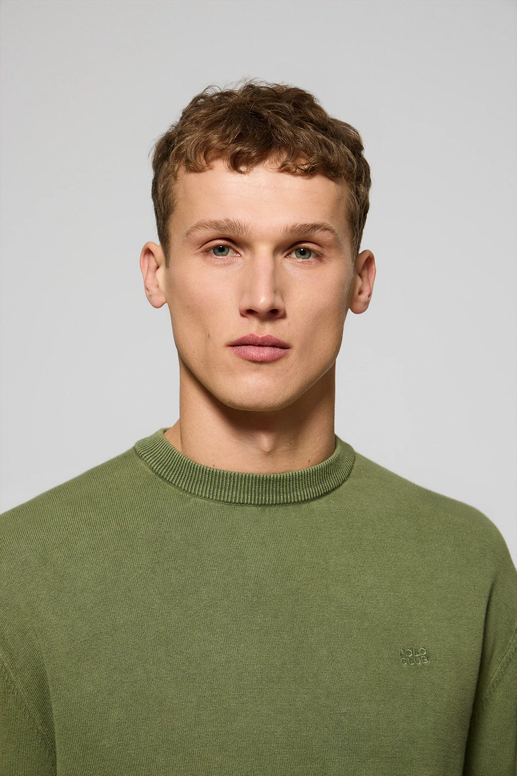 Light-green garment-dye jumper with round neck and embroidered logo - Image 3