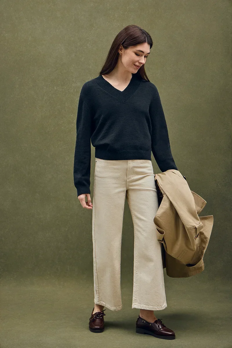 Navy-blue rustic-knit jumper with V-neck and Polo Club logo