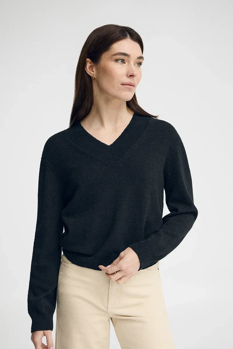 Navy-blue rustic-knit jumper with V-neck and Polo Club logo - Image 2