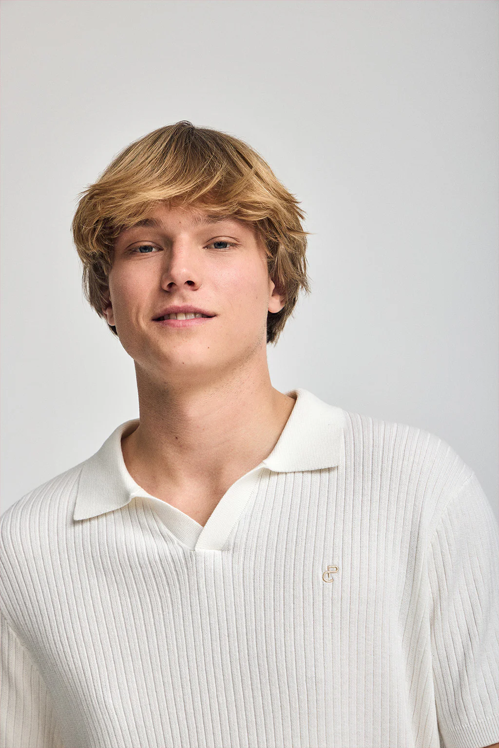 Beige ribbed jumper Jay with embroidered monogram - Image 3