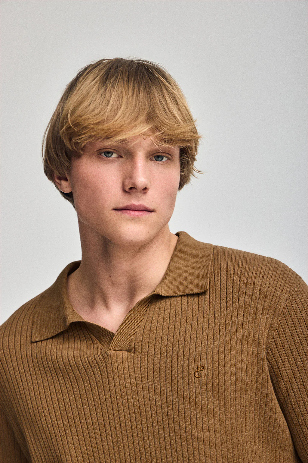 Camel ribbed jumper Jay with embroidered monogram - Image 3