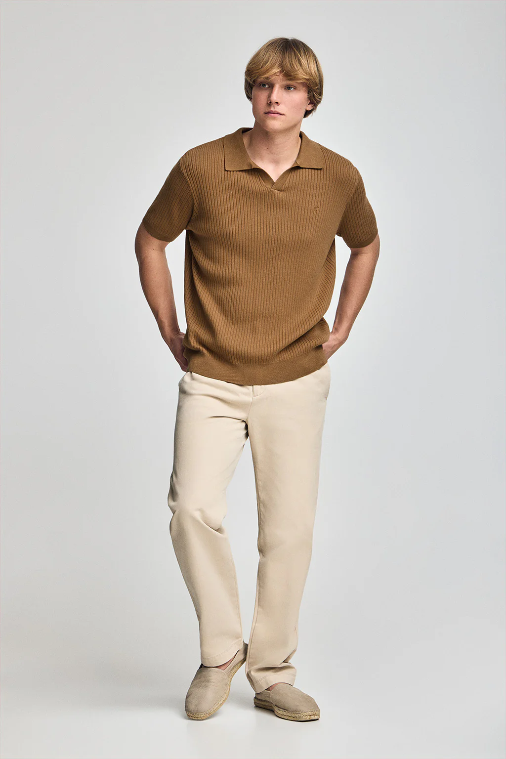 Camel ribbed jumper Jay with embroidered monogram - Image 4