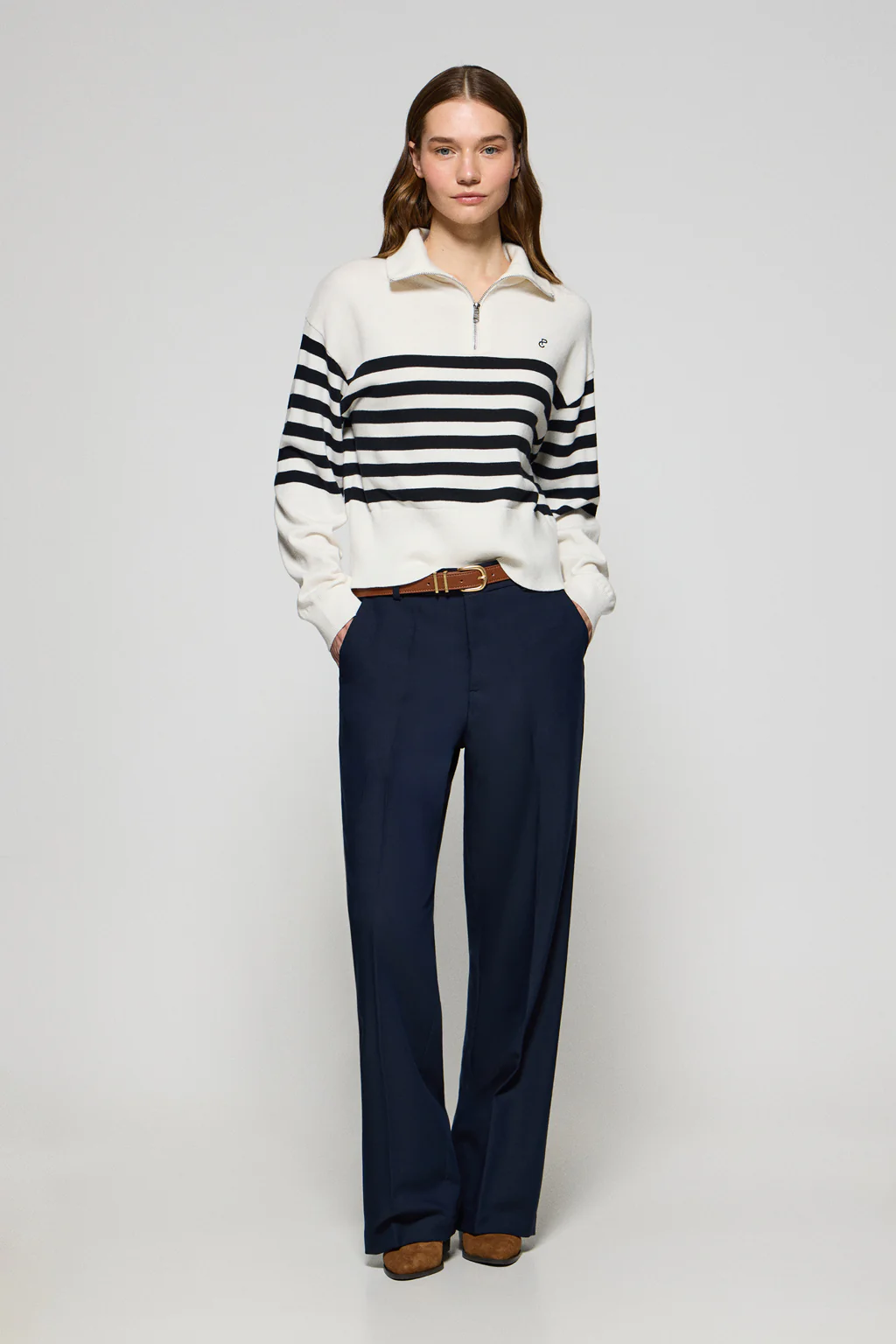 Beige knit jumper Jisoo with embroidered monogram - Image 4