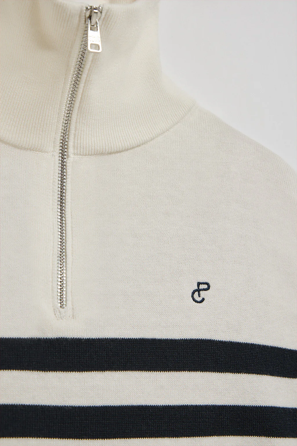 Beige knit jumper Jisoo with embroidered monogram - Image 6