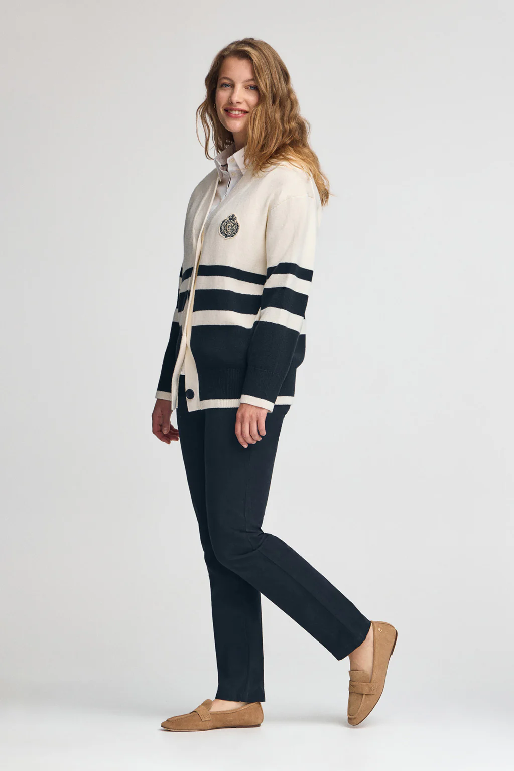 Buttoned V-neck cardigan in nude and navy blue with Polo Club nautical patch - Image 4