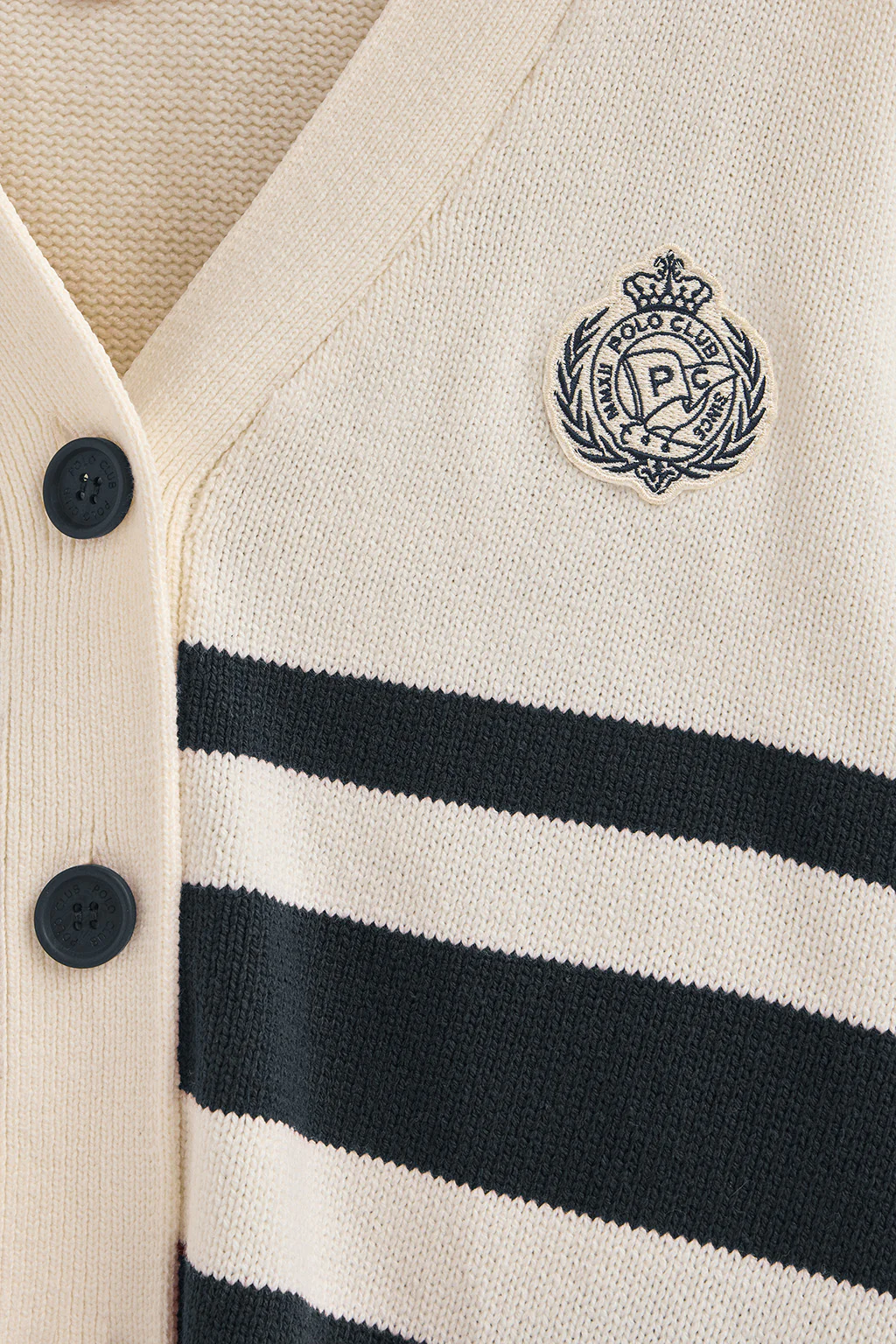 Buttoned V-neck cardigan in nude and navy blue with Polo Club nautical patch - Image 7
