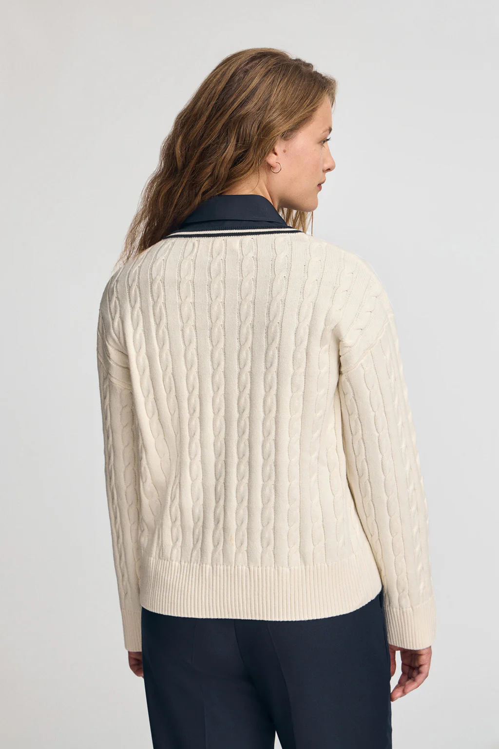 Nude cable-knit jumper with V-neck and Polo Club nautical patch - Image 5