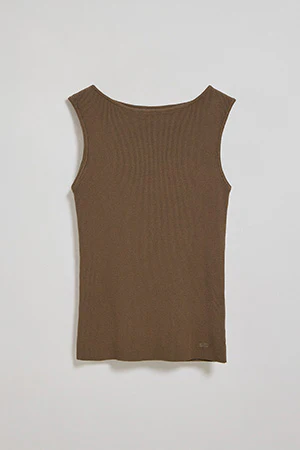 Mocha boat-neck jumper Lalita with pearly button - Image 8