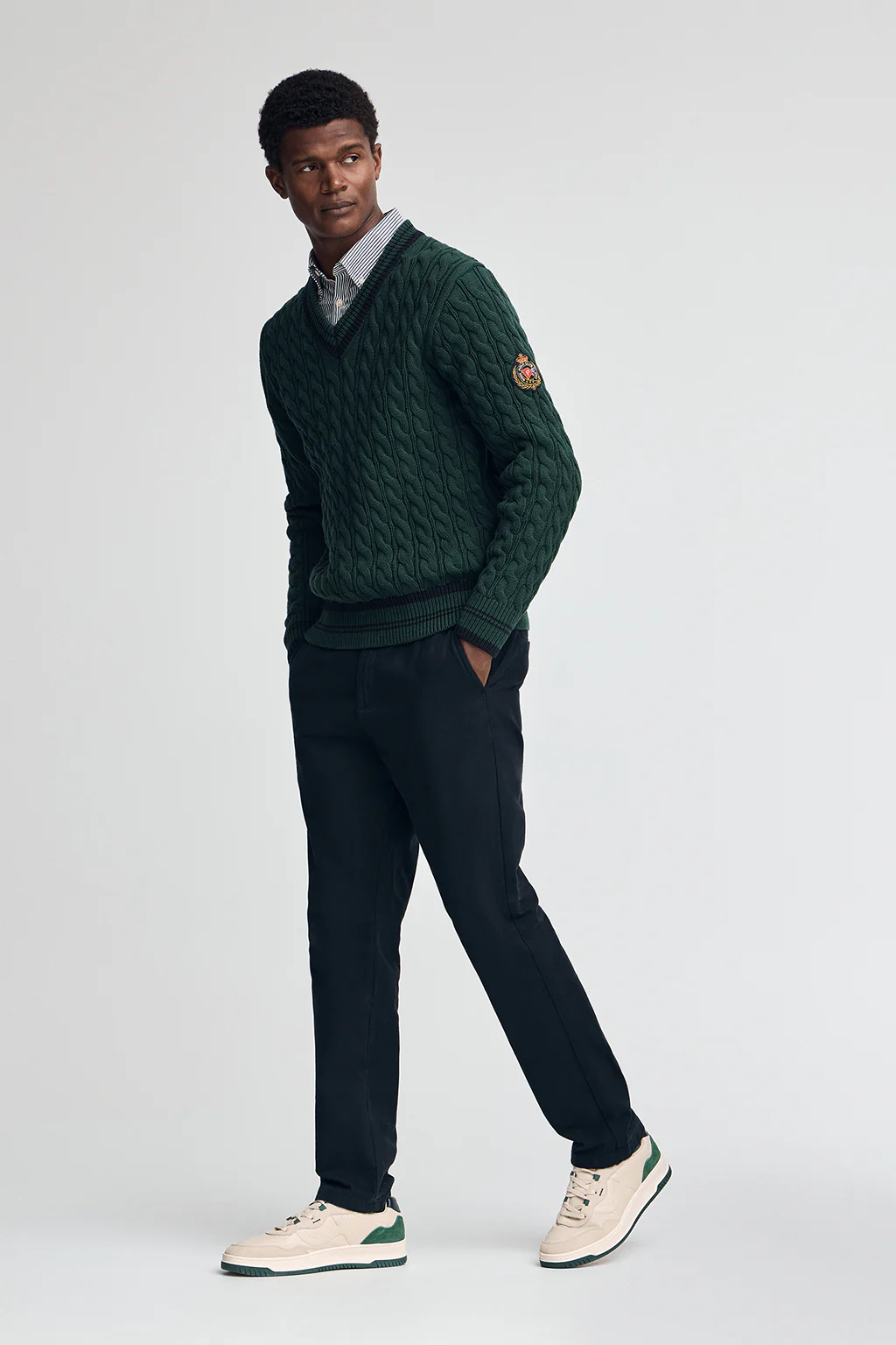 Emerald V-neck jumper with Polo Club nautical patch - Image 3