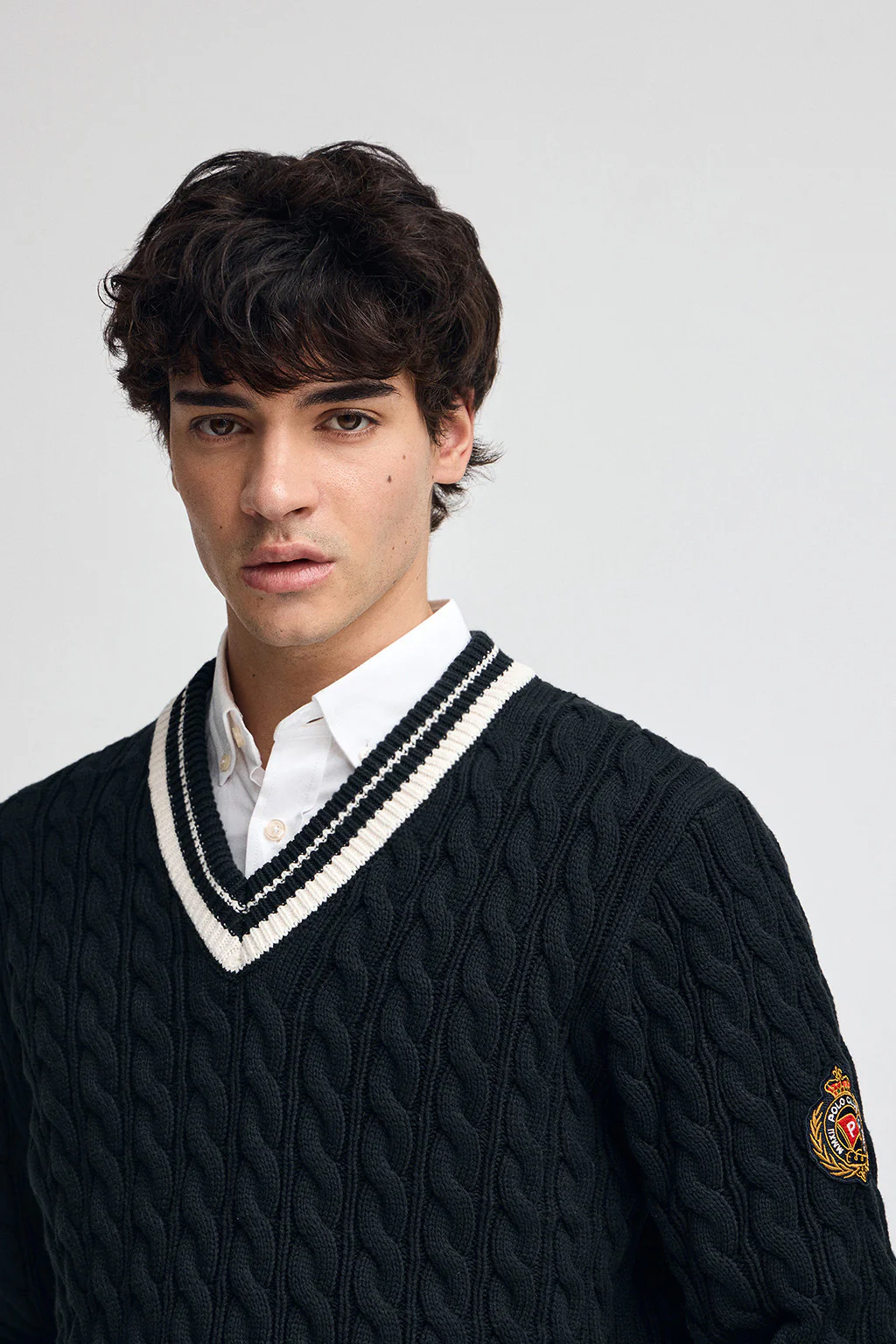 Navy-blue V-neck jumper with Polo Club nautical patch - Image 2