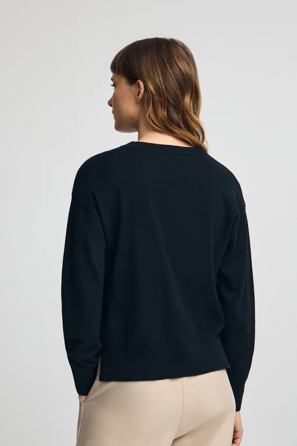 Women’s wool-blend 2-pack jumpers in navy and light brown with Rigby Go embroidery - Image 10