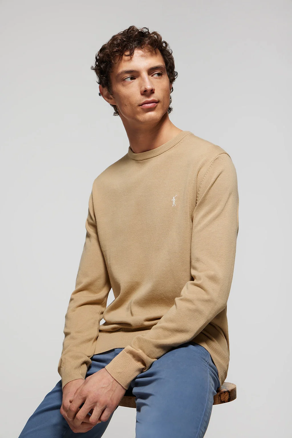 Camel round-neck basic jumper with Rigby Go logo - Image 3
