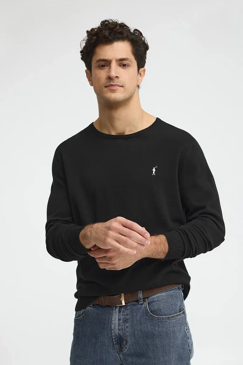 Black round-neck jumper with Rigby Go logo