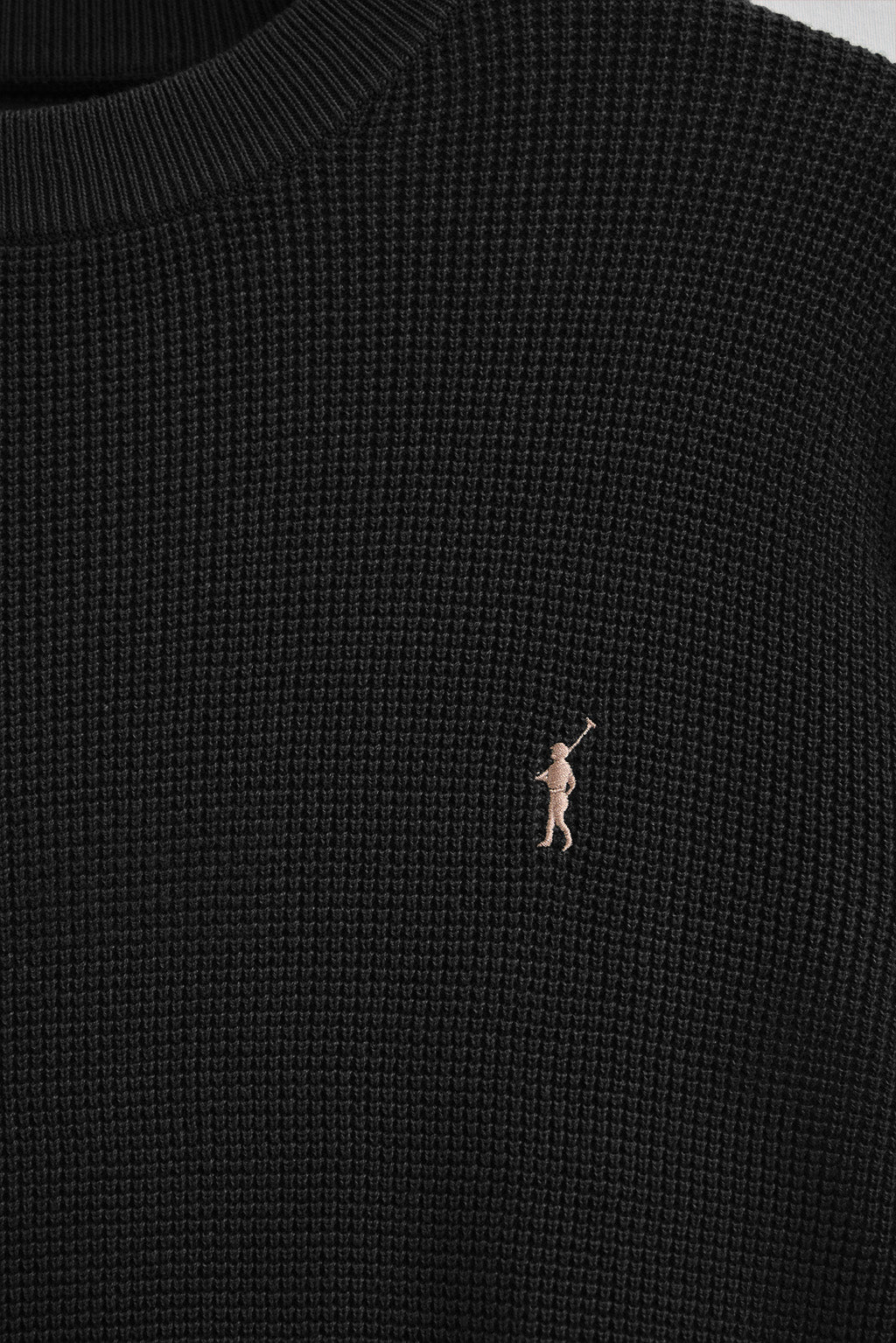 Black waffle-knit jumper with round neck and Rigby Go embroidery - Image 6