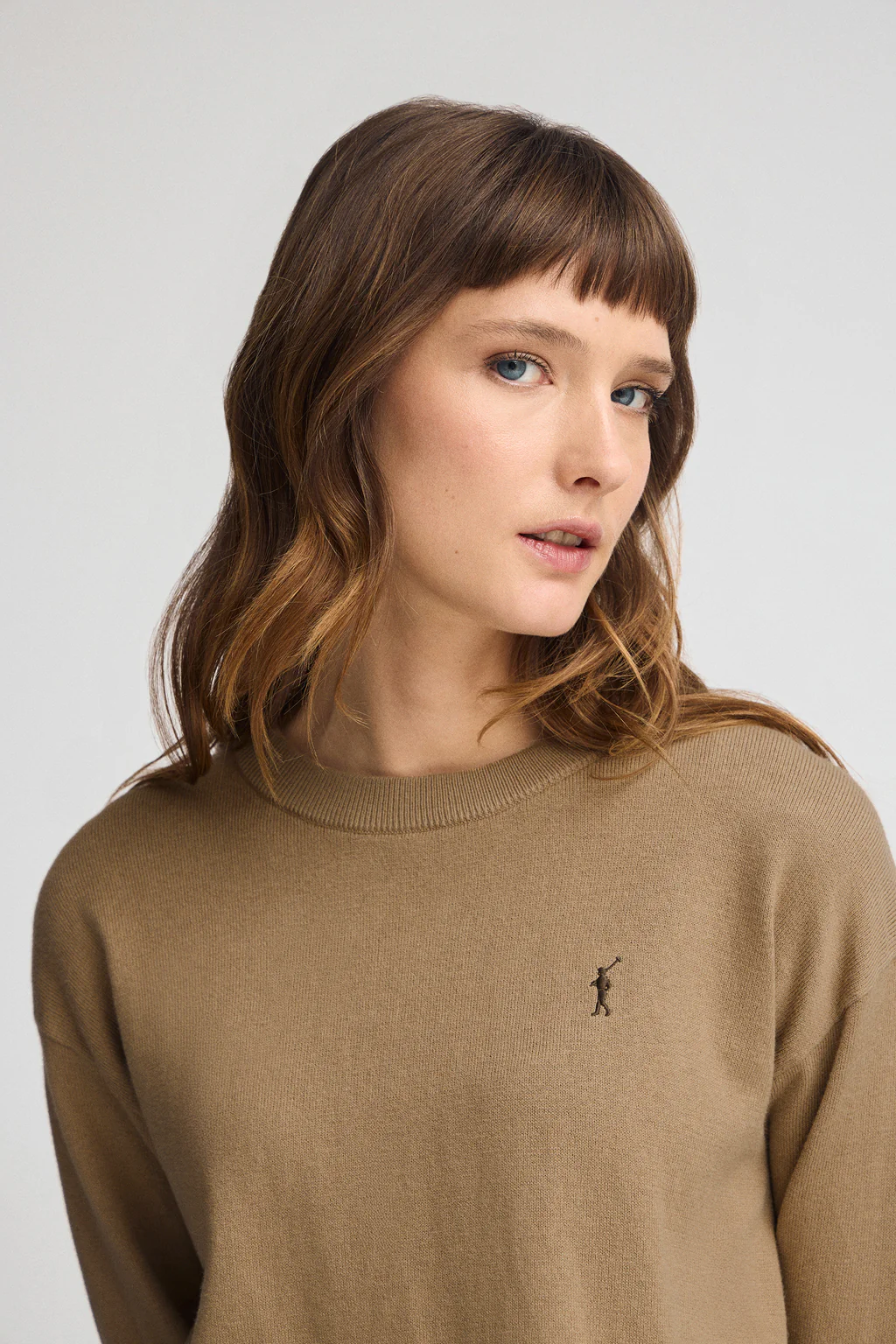 Light-brown round-neck wool-blend jumper with Rigby Go embroidery - Image 2