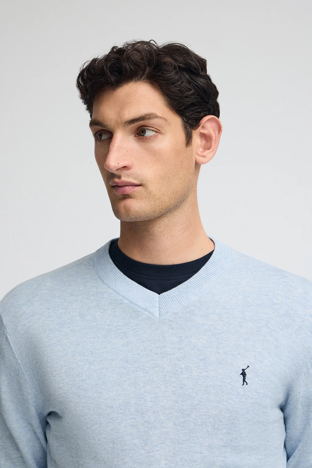 Light-blue-marl V-neck cotton jumper with Rigby Go embroidery - Image 2