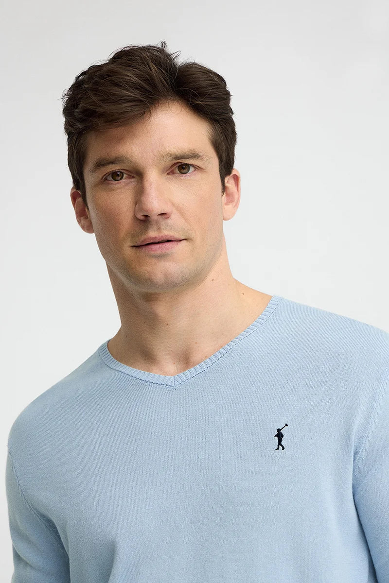 Light-blue V-neck jumper with Rigby Go embroidery - Image 3
