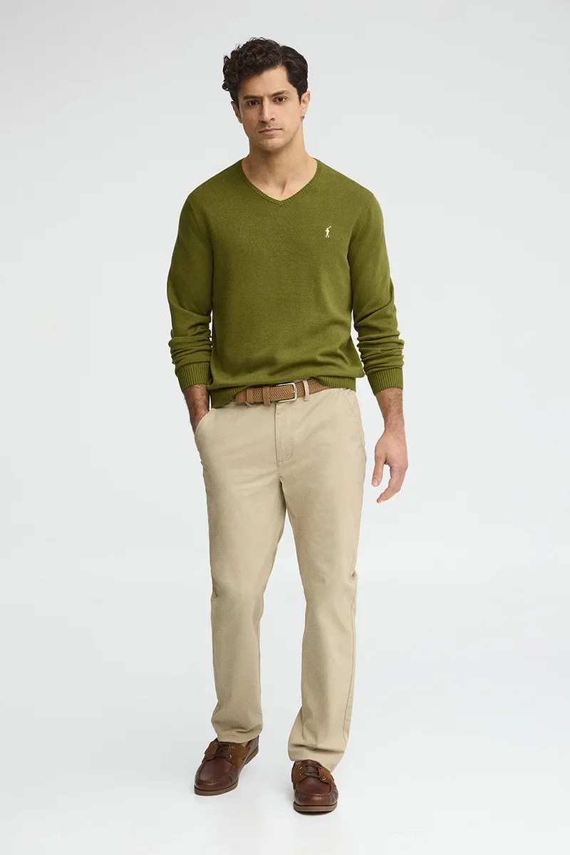 Moss-green V-neck jumper with Rigby Go embroidery - Image 4
