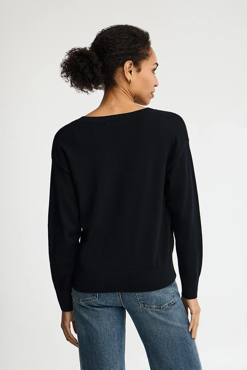 Navy-blue V-neck jumper with Rigby Go logo - Image 4