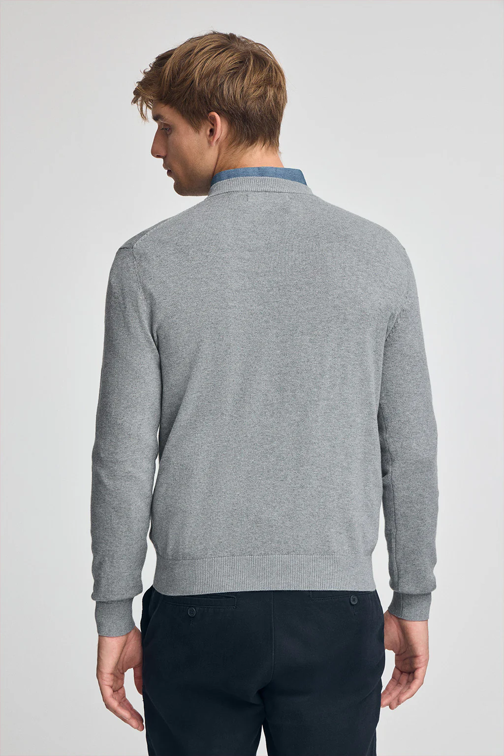 Grey-marl V-neck wool-blend jumper with Rigby Go embroidery - Image 4