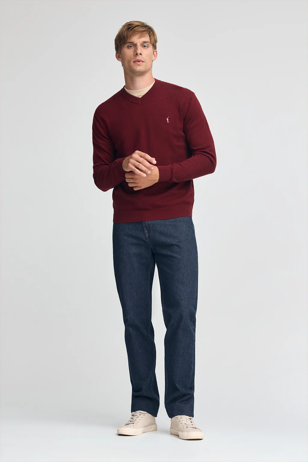 Maroon V-neck wool-blend jumper with Rigby Go embroidery - Image 3