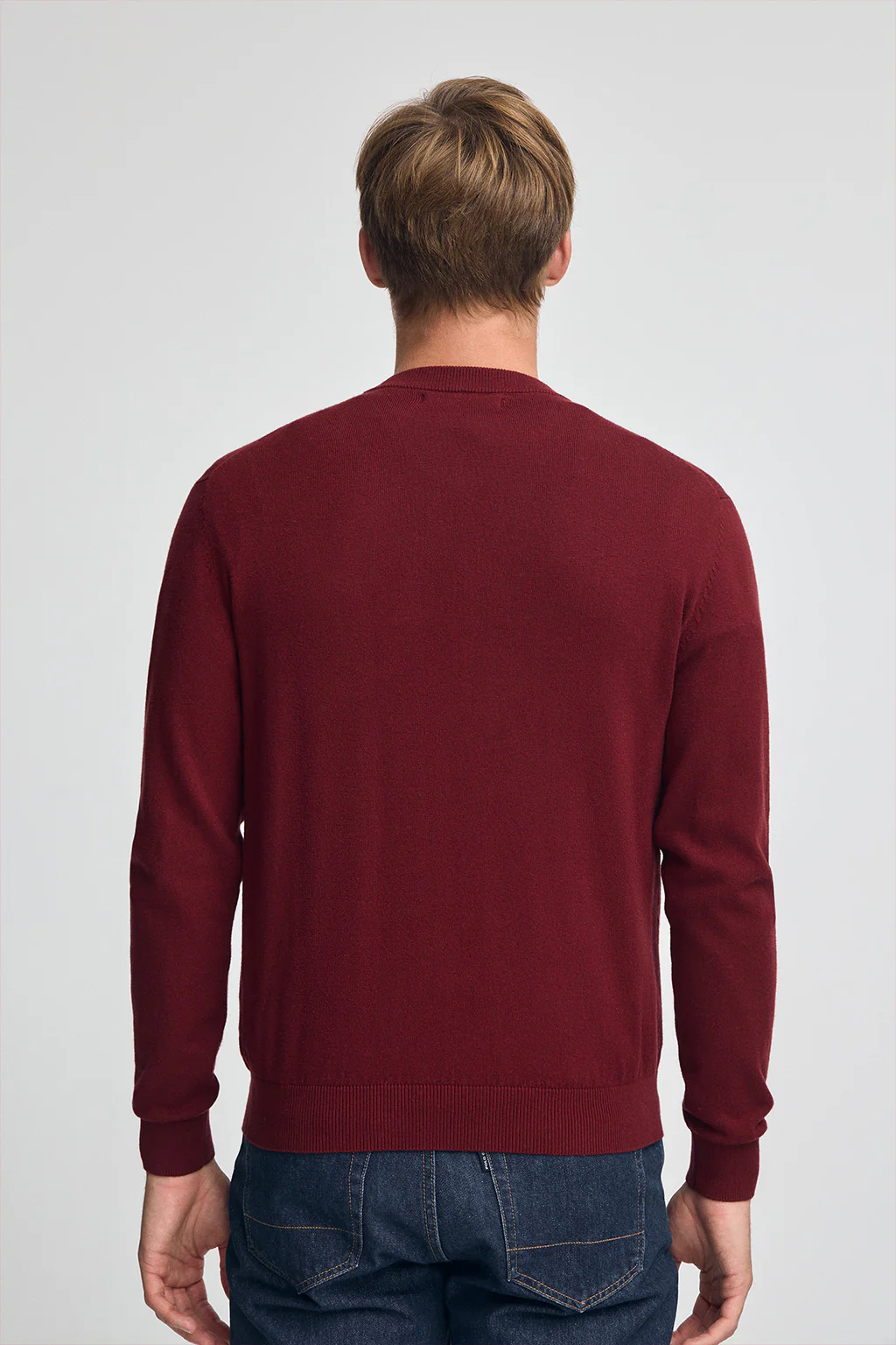 Maroon V-neck wool-blend jumper with Rigby Go embroidery - Image 4