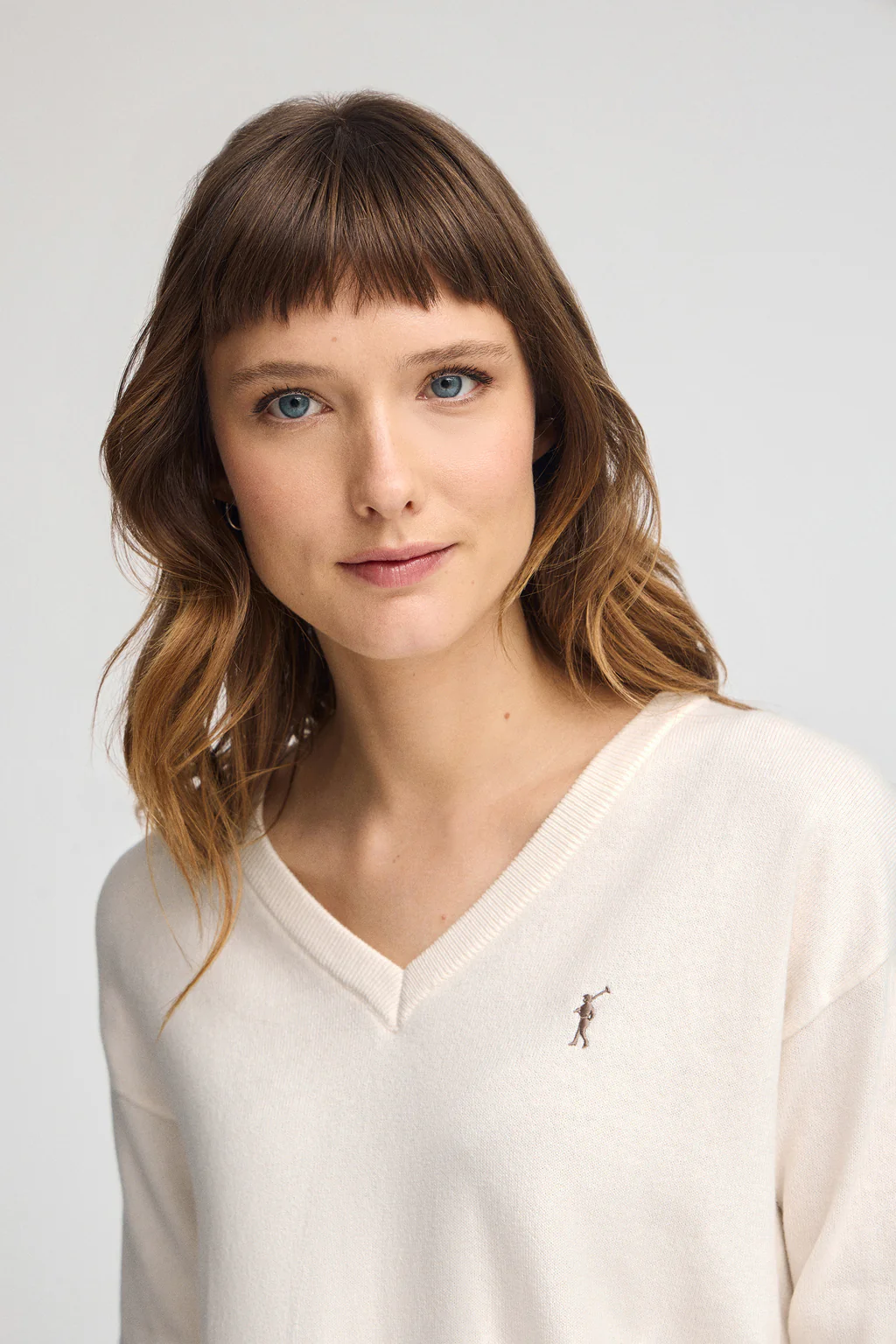 Nude V-neck wool-blend jumper with Rigby Go embroidery - Image 2